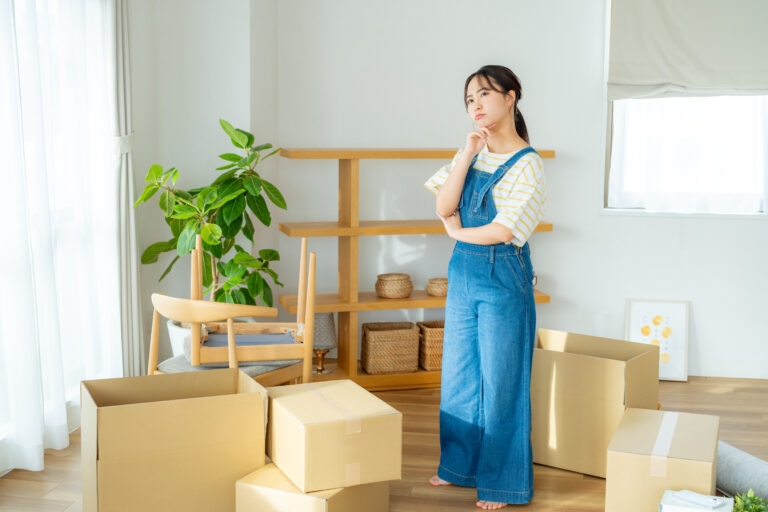 引越し当日すぐ使うものはどう分ける？｜荷物を探さなくて済むダンボールの書き方【プロが解説】
