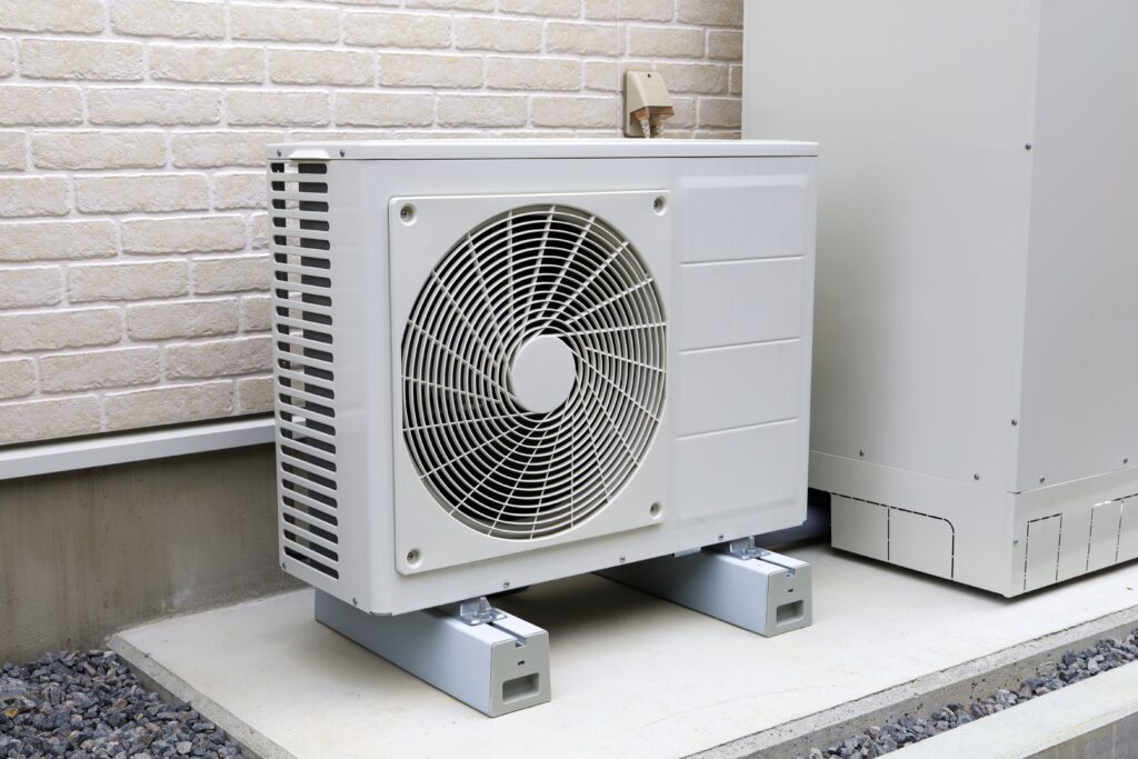 エアコンの室外機、引越しでどうする？戸建てと賃貸で違うポイント