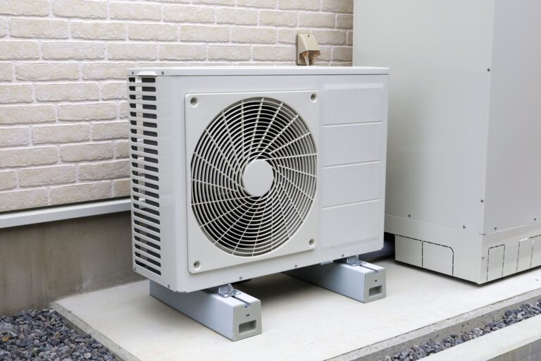 エアコンの室外機、引越しでどうする？戸建てと賃貸で違うポイント